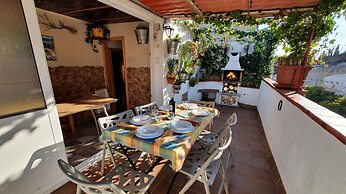 Atico con terraza y Barbacoa, junto linea Metro de BCN