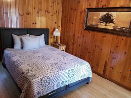 Marshall's Creek Rest Motel