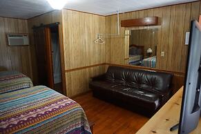 Marshall's Creek Rest Motel