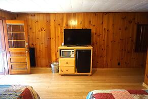 Marshall's Creek Rest Motel