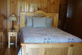 Marshall's Creek Rest Motel