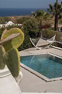 Amor Hideaway Villas