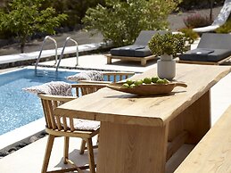 Amor Hideaway Villas