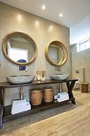 Amor Hideaway Villas