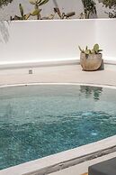 Amor Hideaway Villas