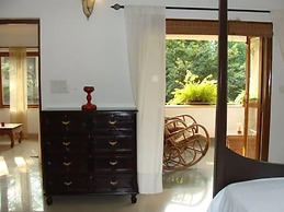 Villa Fountain Court