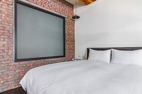 Warehouse Inn