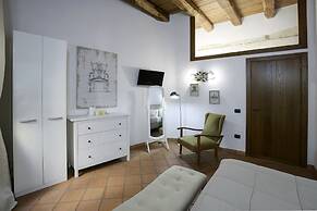 Corte Segreta Apartments