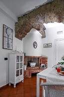 Corte Segreta Apartments