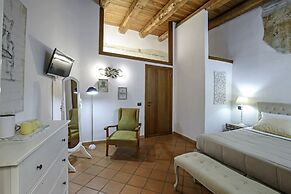 Corte Segreta Apartments