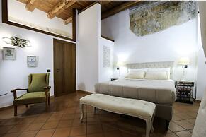 Corte Segreta Apartments