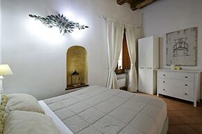 Corte Segreta Apartments