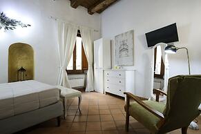 Corte Segreta Apartments