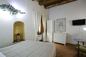 Corte Segreta Apartments