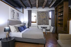 Corte Segreta Apartments