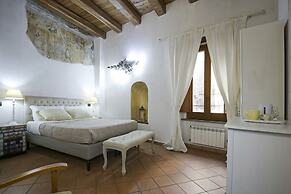 Corte Segreta Apartments