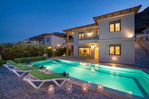 Danae's Luxury Villas