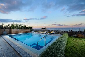 Danae's Luxury Villas