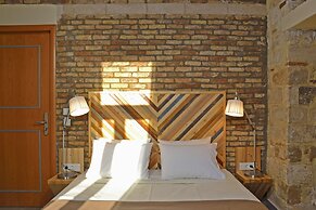 Elia Kentron- Adults Only