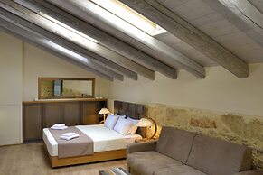 Elia Kentron- Adults Only