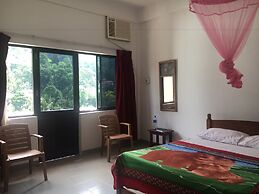 Majestic Tourist Hotel