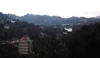 Majestic Tourist Hotel