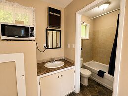 Overlander Motel
