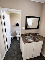 Overlander Motel