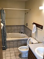 Salt Creek Inn