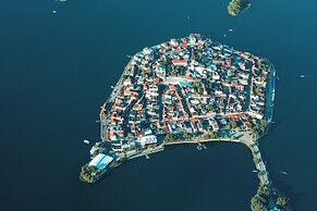 La Lancha by Francis Ford Coppola