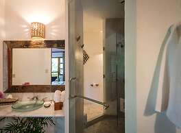 La Lancha by Francis Ford Coppola