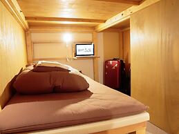 J-Hoppers Osaka Universal - Hostel