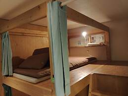 J-Hoppers Osaka Universal - Hostel