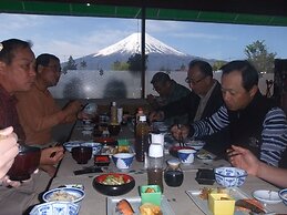 Kawaguchiko Station Inn