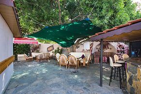 Club Akman Beach Hotel