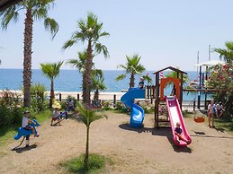 Club Akman Beach Hotel