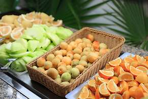 Club Akman Beach Hotel