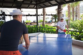 Club Akman Beach Hotel