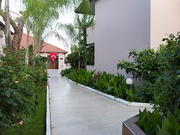 Club Akman Beach Hotel