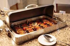 Club Akman Beach Hotel