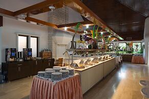 Club Akman Beach Hotel