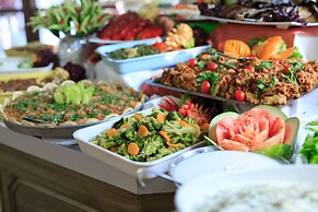 Club Akman Beach Hotel