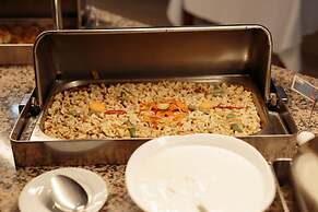 Club Akman Beach Hotel