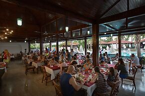 Club Akman Beach Hotel