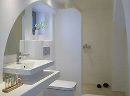 Aurora Luxury Suites