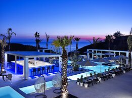 Aurora Luxury Suites