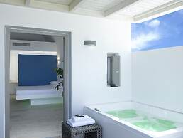 Aurora Luxury Suites