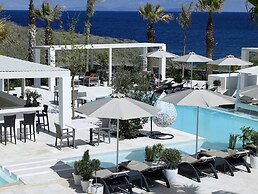 Aurora Luxury Suites