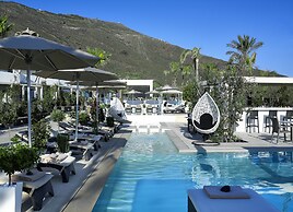 Aurora Luxury Suites