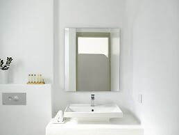 Aurora Luxury Suites